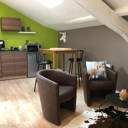 La Cabane Centre La Breche Wifi Calme Linge De Pressing Niort Dış mekan fotoğraf