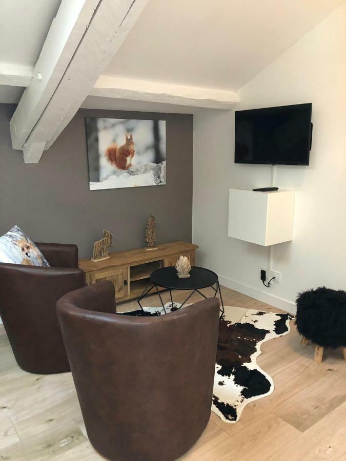 La Cabane Centre La Breche Wifi Calme Linge De Pressing Niort Dış mekan fotoğraf