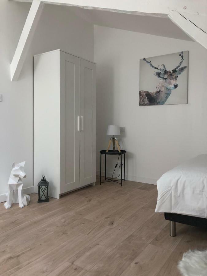 La Cabane Centre La Breche Wifi Calme Linge De Pressing Niort Dış mekan fotoğraf