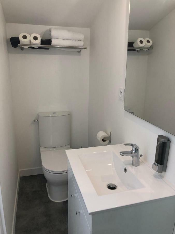 La Cabane Centre La Breche Wifi Calme Linge De Pressing Niort Dış mekan fotoğraf